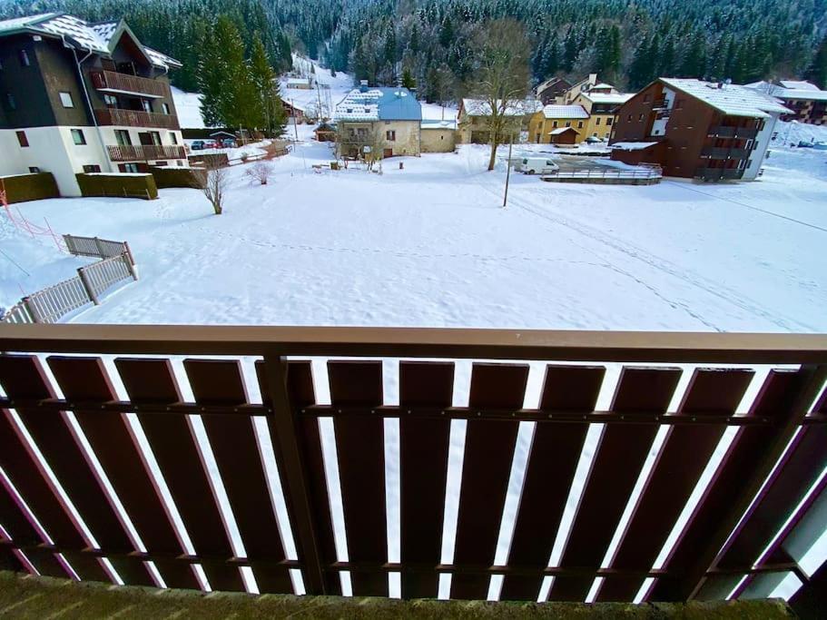 Charmant Appartement Au Pied Des Pistes De Lélex エクステリア 写真